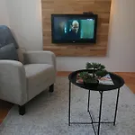 Διαμέρισμα Small Modern With Parking Place