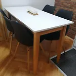 Small Modern With Parking Place Appartement