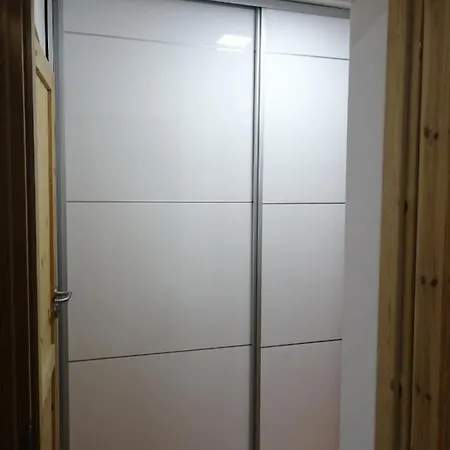 Small Modern With Parking Place 아파트 사라예보