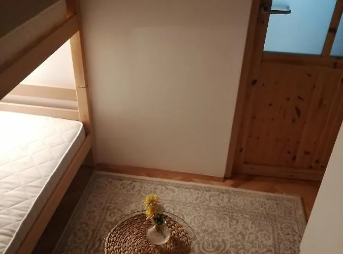 Small Modern With Parking Place Apartamento *