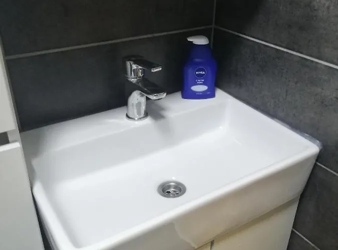 Apartamento Small Modern With Parking Place