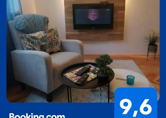 Small Modern With Parking Place Apartamento *